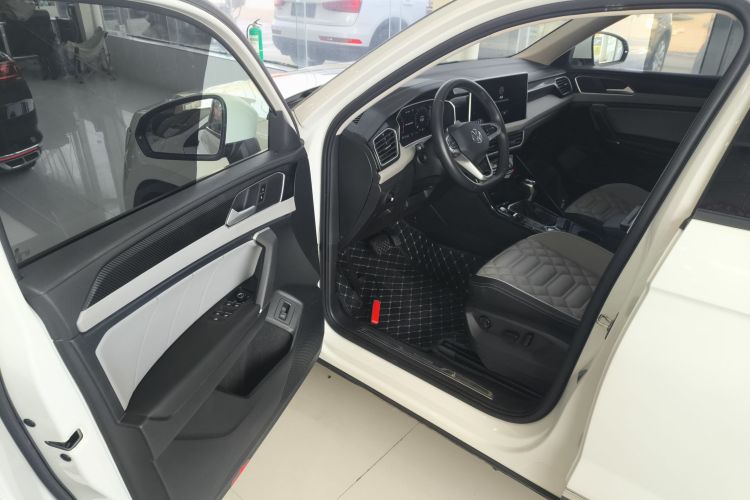 大众 探岳 2023款 300TSI 两驱豪华Plus进阶版中控内饰7003