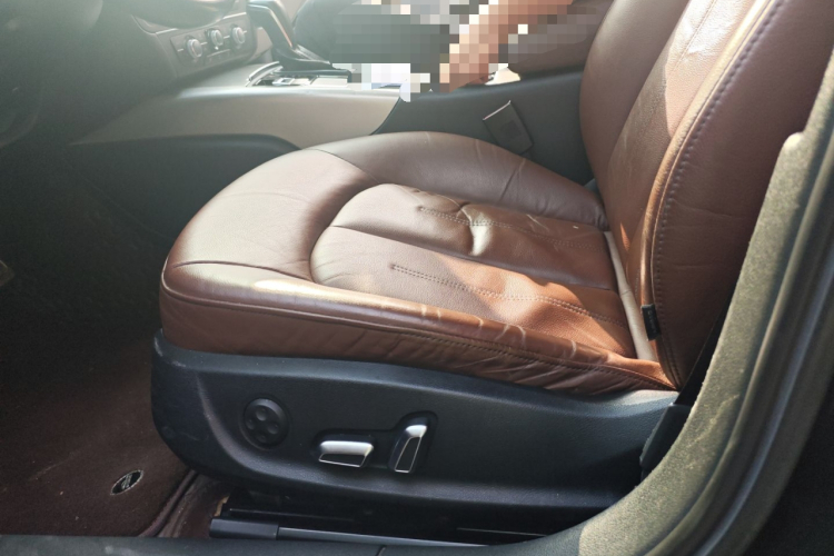 奥迪A6L 2018款 30周年年型 35 TFSI 时尚型局部细节19