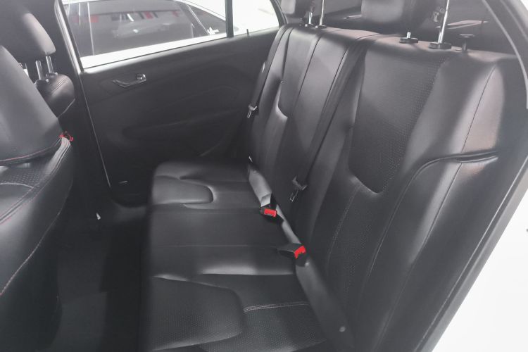 奇瑞 艾瑞泽5 2016款 1.5L CVT领潮版中控内饰21