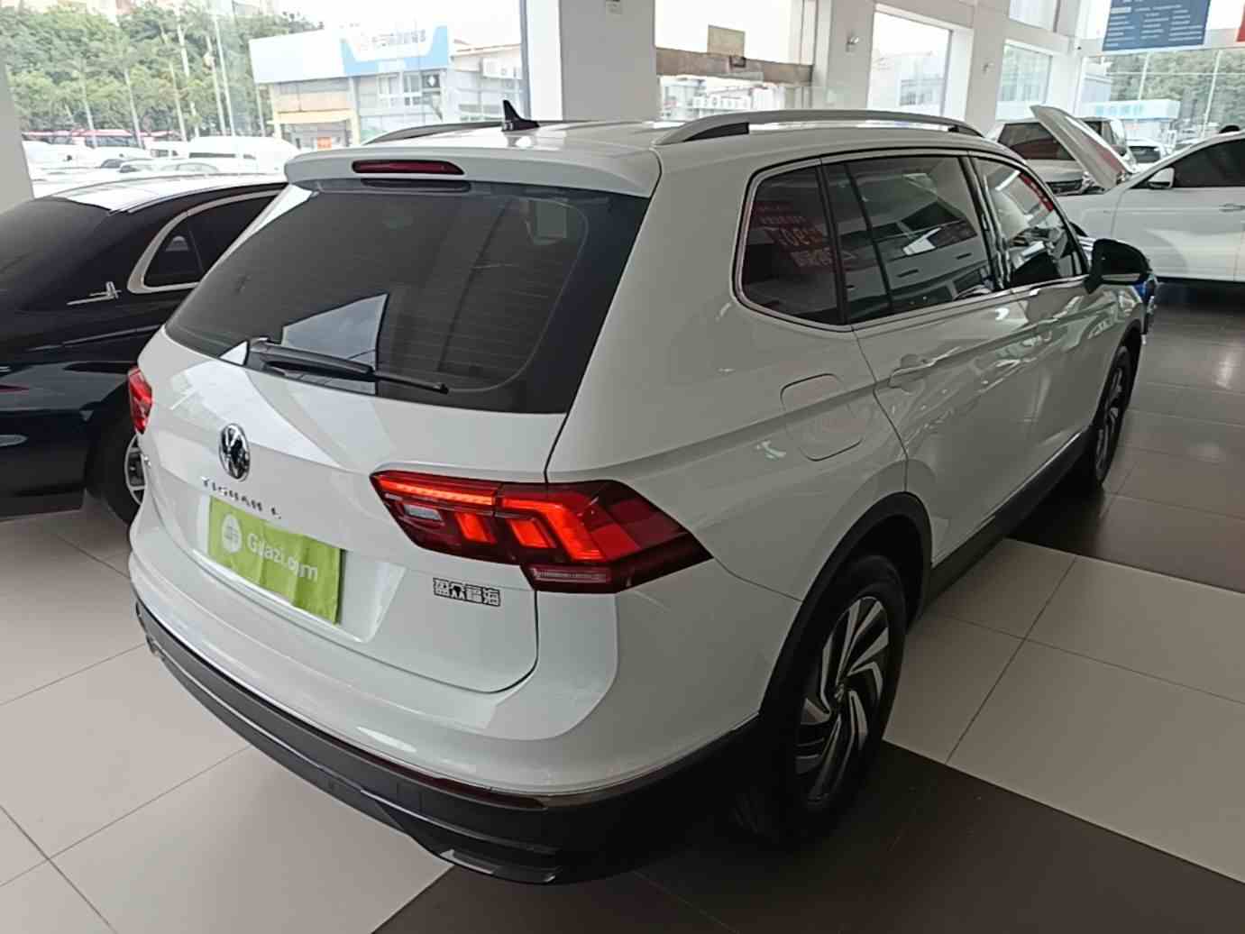 大众 途观L 2025款 出众款 300TSI 自动两驱龙腾版(4)