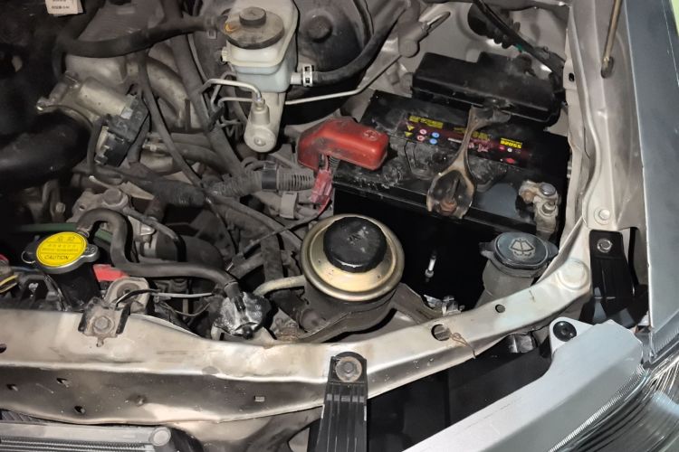 金杯 阁瑞斯 2015款 2.0L经典版 标准型长轴7/9座局部细节9007