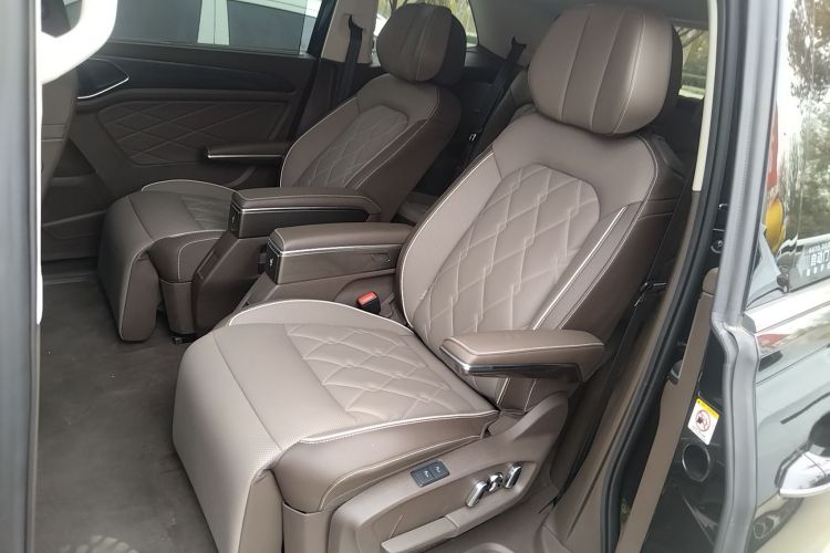 大众 威然 2024款 380TSI 尊贵版中控内饰21