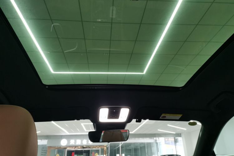 理想汽车 理想ONE 2020款 增程6座版中控内饰22