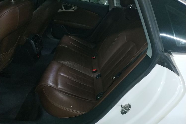 奥迪A7 2017款 40 TFSI 进取型中控内饰21