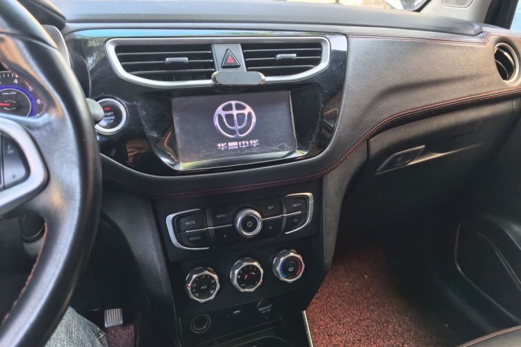 中华V3 2016款 1.5L 手动智能型局部细节16