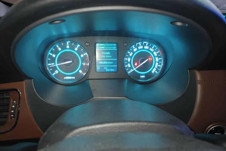 江汽集团 瑞风M5 2016款 2.0T 汽油自动公务版中控内饰15