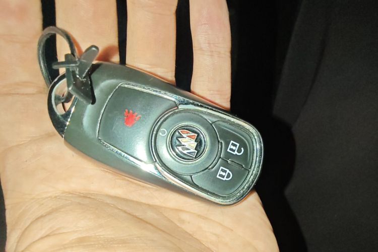 别克GL8 2021款 陆上公务舱 652T 舒适型中控内饰7001