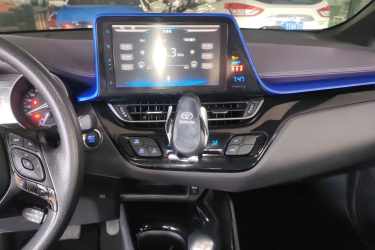 丰田C-HR 2020款 2.0L 领先版中控内饰16