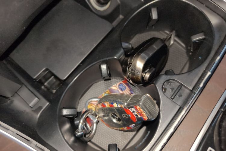 奔驰GLC 2017款 GLC 300 4MATIC 动感型中控内饰11