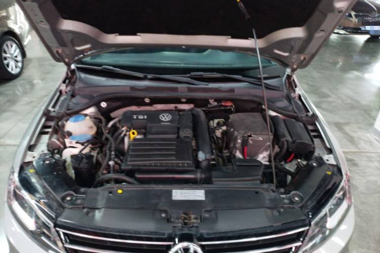 大众 速腾 2017款 230TSI 自动豪华型机舱底盘24