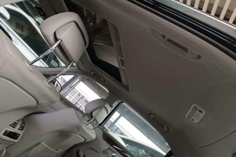 奔驰E级(进口) 2009款 E 300 优雅型局部细节22