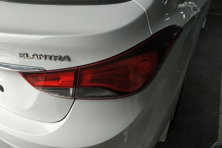 现代 朗动 2016款 1.6L 自动智能型车身外观9