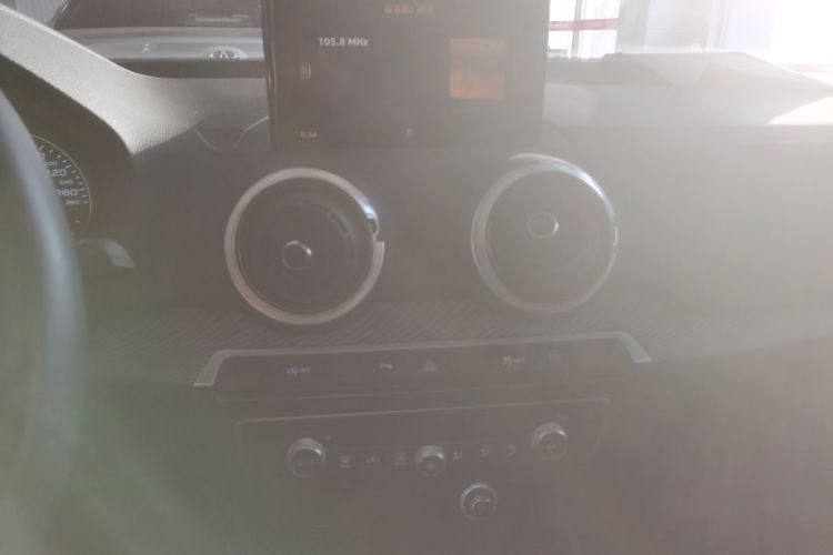 奥迪Q2L 2024款 35TFSI 时尚致雅型局部细节16