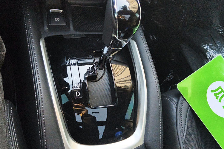 日产 奇骏 2019款 2.0L CVT舒适版 2WD中控内饰18