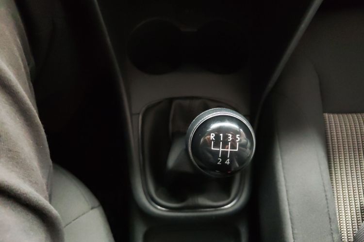 大众 Polo 2016款 1.4L 手动风尚型中控内饰18