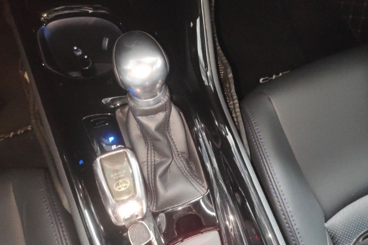 丰田C-HR 2020款 2.0L 豪华版局部细节18