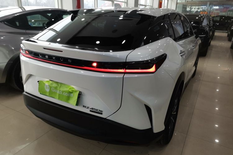 雷克萨斯RZ 2023款 450e 四驱纵享版车身外观7