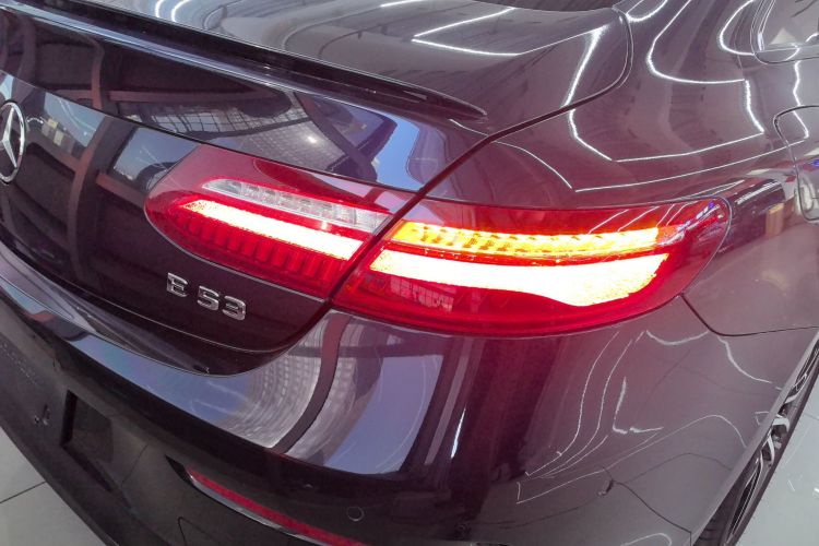 奔驰E级AMG 2019款 AMG E 53 4MATIC+ 轿跑车车身外观9