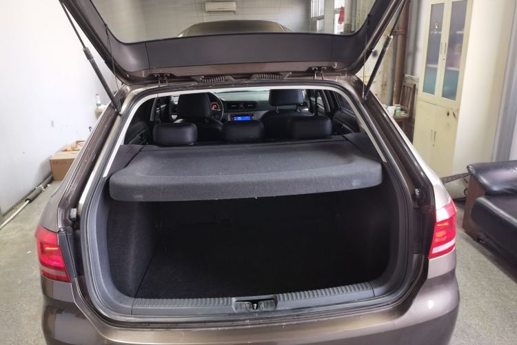 大众 朗行 2013款 1.6L 自动风尚型机舱底盘23