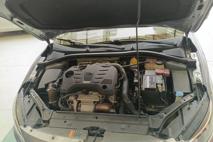 名爵 MG6 2019款 20T 自动星辉版机舱底盘24