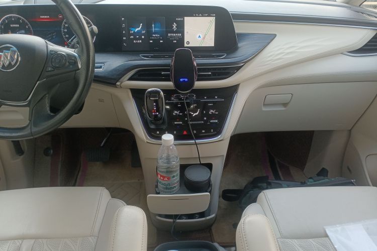 别克GL8 2020款 Avenir艾维亚 六座贤礼版中控内饰18