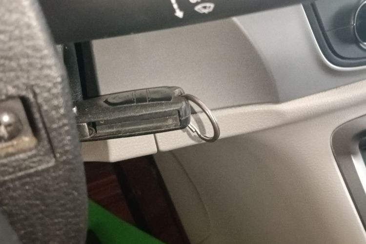 上汽大通MAXUS 大通G10 2016款 1.9T 自动精英版 柴油 国V中控内饰7001