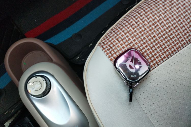 五菱汽车 宏光MINIEV 2025款 四门版 臻享+款中控内饰11