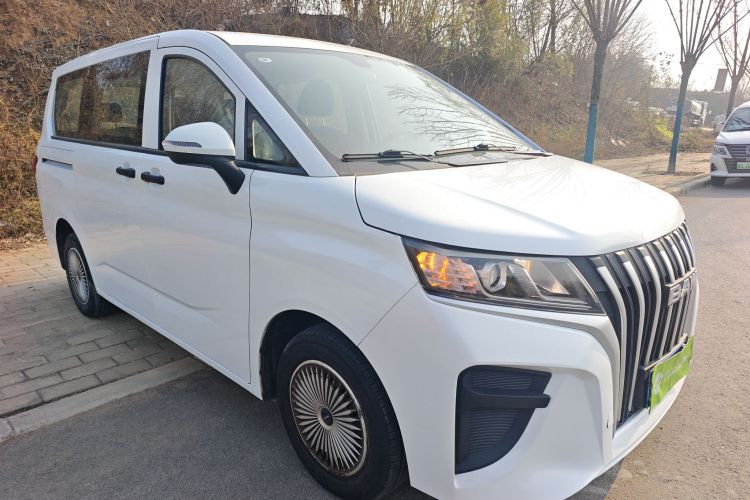 BAW北汽制造 锐胜王牌M7 2023款 1.6L 标轴创富型 7座车身外观3