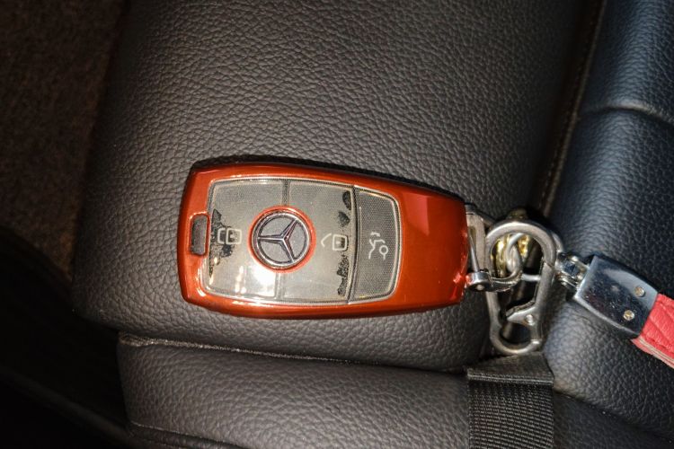 奔驰A级 2021款 A 200 L 运动轿车动感型中控内饰11