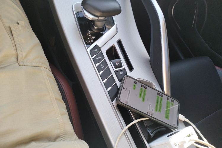 吉利汽车 缤越 2021款 1.4T DCT钻石版中控内饰18