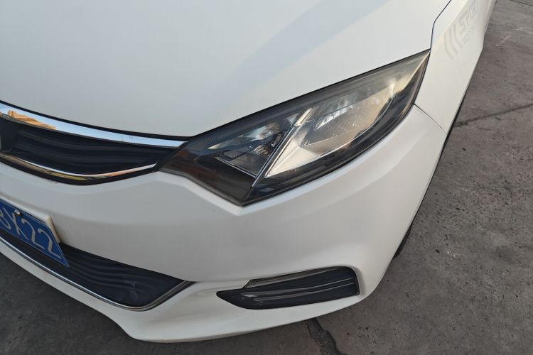 长安 逸动 2013款 1.6L 手动俊酷型 国IV车身外观36