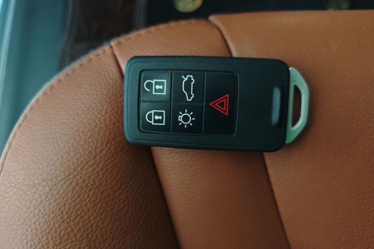 沃尔沃S60 2018款 S60L T3 智进进取版中控内饰7001