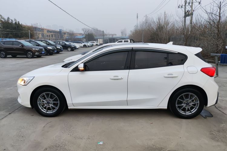 福特 福克斯 2020款 两厢 EcoBoost 180 自动锋潮型车身外观6003