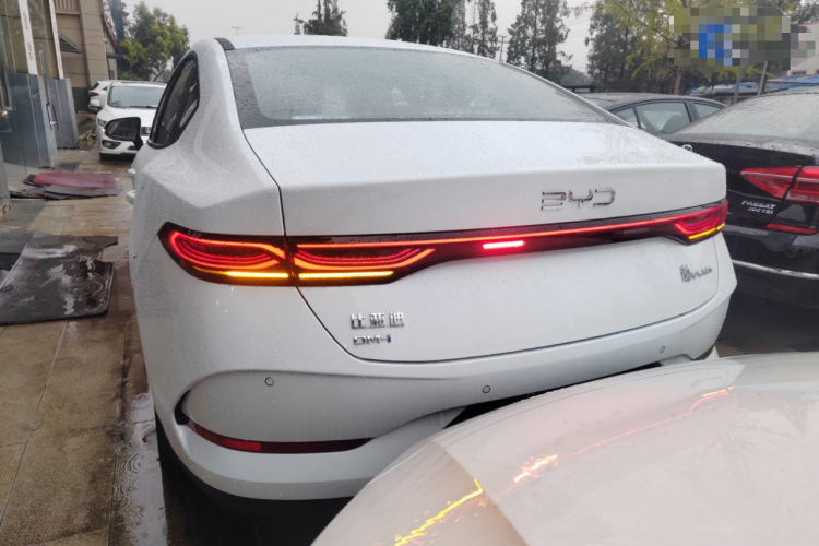 比亚迪 秦PLUS 2025款 DM-i 智驾版 55KM领先型车身外观6