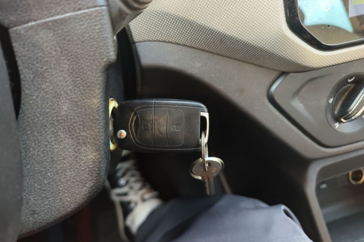 五菱汽车 五菱宏光 2019款 1.5L S舒适型国VI LAR中控内饰7001