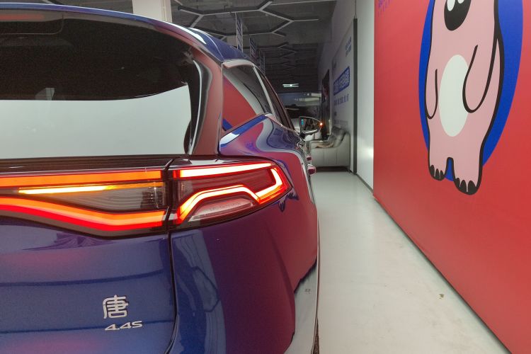 比亚迪 唐新能源 2022款 EV 635KM 四驱旗舰型车身外观9