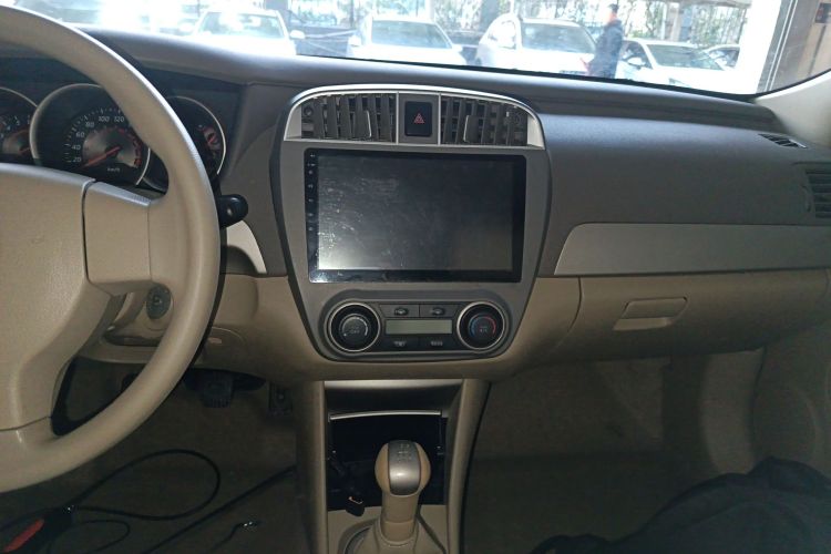 日产 轩逸 2016款 经典 1.6XE 手动领先版中控内饰16