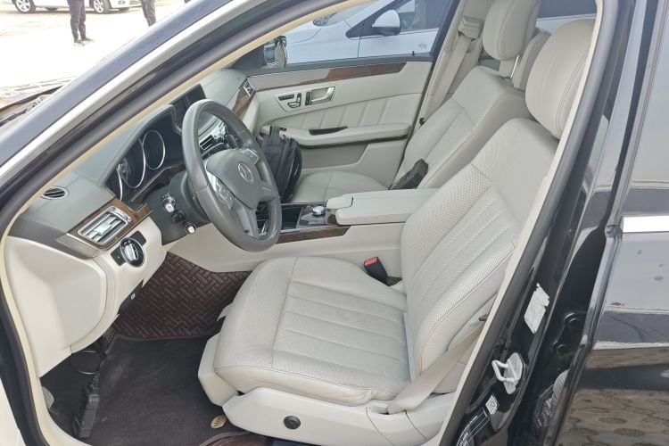 奔驰E级 2014款 E 300 L中控内饰20