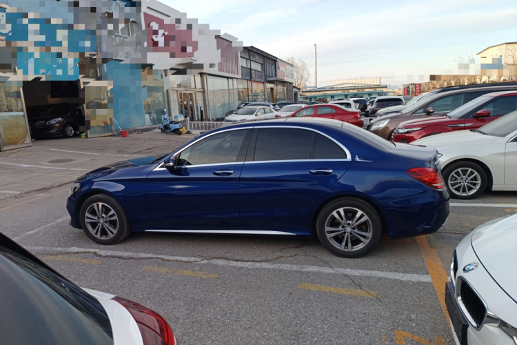 奔驰C级 2017款 C 200 L 运动版车身外观4