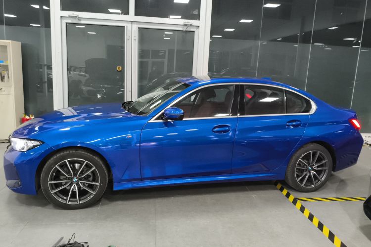 宝马3系 2024款 325i M运动套装车身外观4