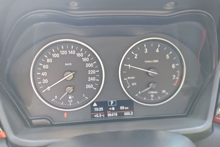 宝马X1 2016款 sDrive20Li 豪华型中控内饰14