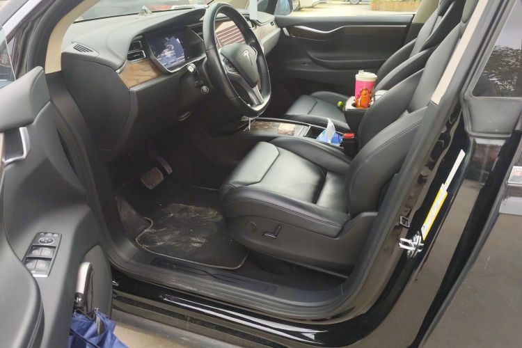 特斯拉 2016款 Model X 75D中控内饰19