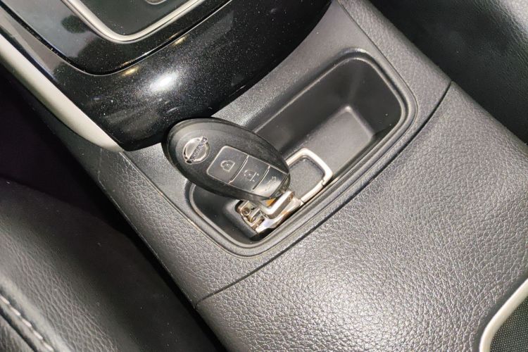 日产 轩逸 2019款 1.6XV CVT智联尊享版 国VI中控内饰7001