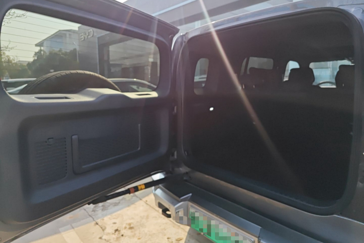 方程豹 豹5 2025款 天神智驾Ultra版机舱底盘23