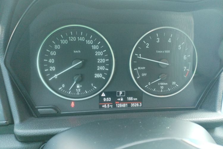 宝马2系多功能旅行车 2015款 218i 领先型中控内饰14