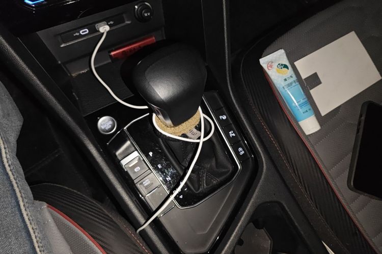 大众 途观L 2022款 330TSI 自动两驱R-Line旗舰版中控内饰18