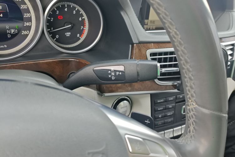 奔驰E级 2014款 E 300 L中控内饰18