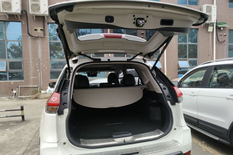 日产 奇骏 2021款 2.5L CVT 4WD XL ITS豪华领航版机舱底盘23