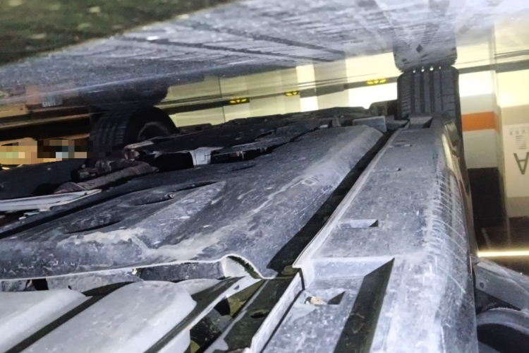 英菲尼迪Q70 2019款 Q70L 2.0T 精英版 PLUS局部细节9003