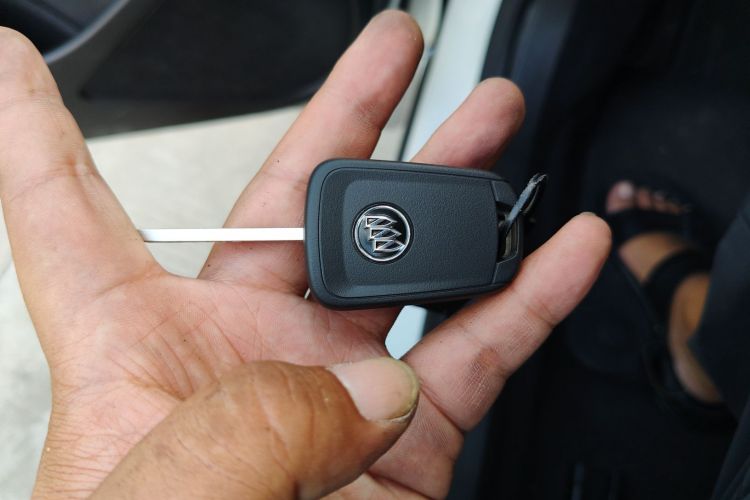 别克 英朗 2014款 XT 1.6L 自动时尚版中控内饰11